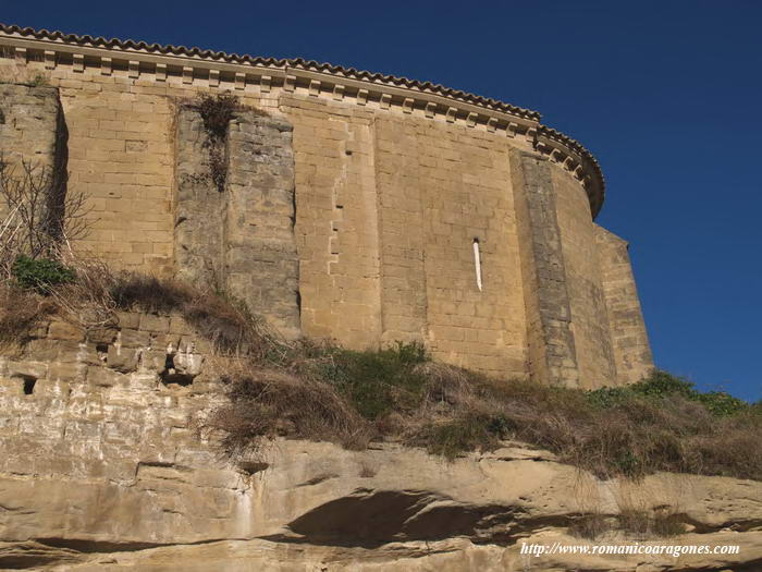 PRESBITERIO Y MURO SUR